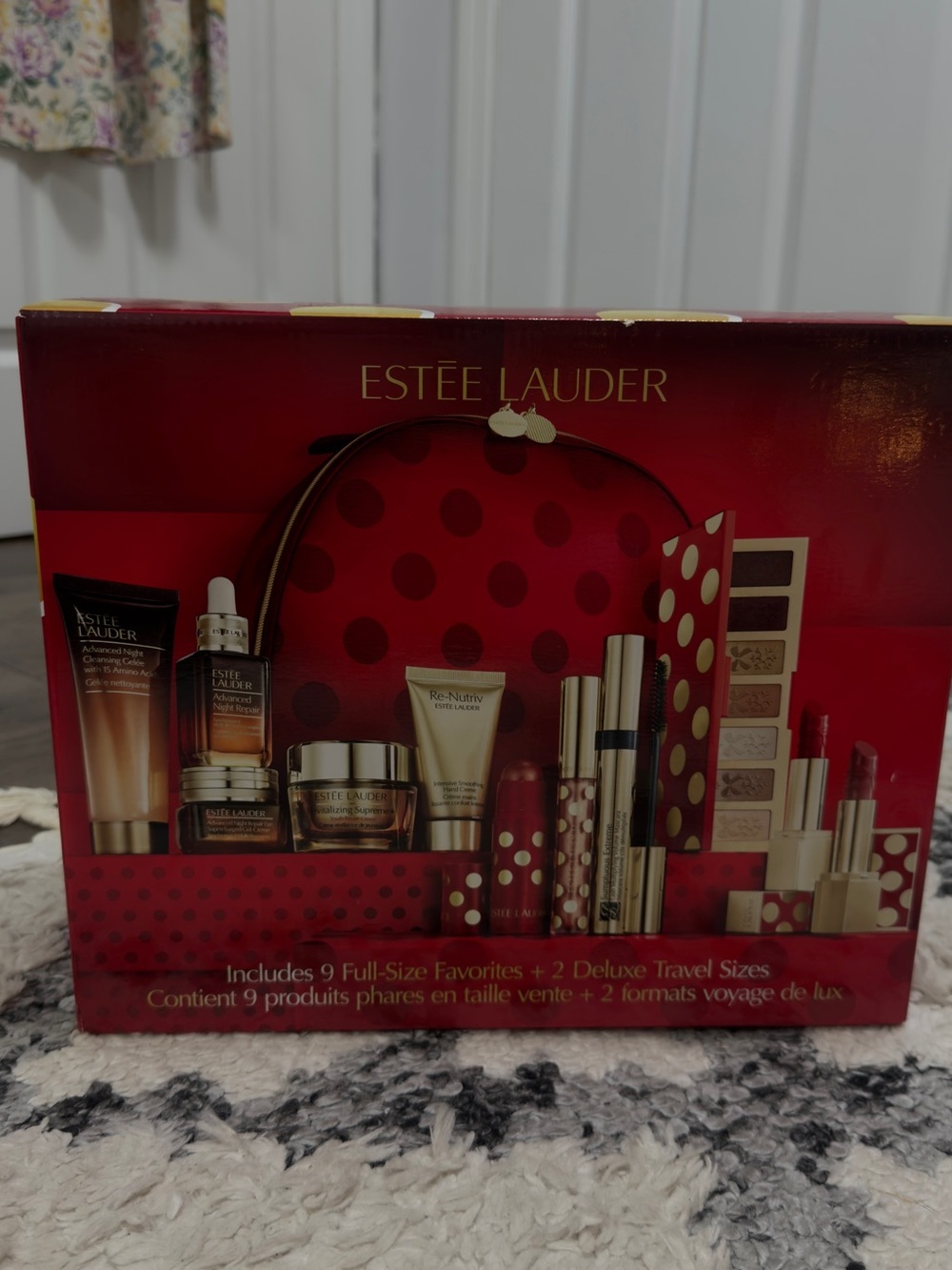 Estee Lauder Women Makeup Gift Set - Red